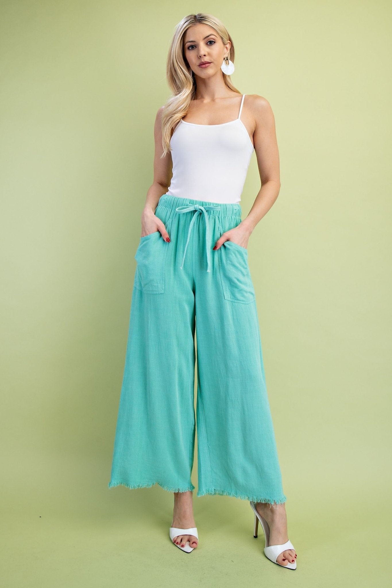 Emerald Frayed Cropped Wide Leg Pants - Simply Pink Boutique