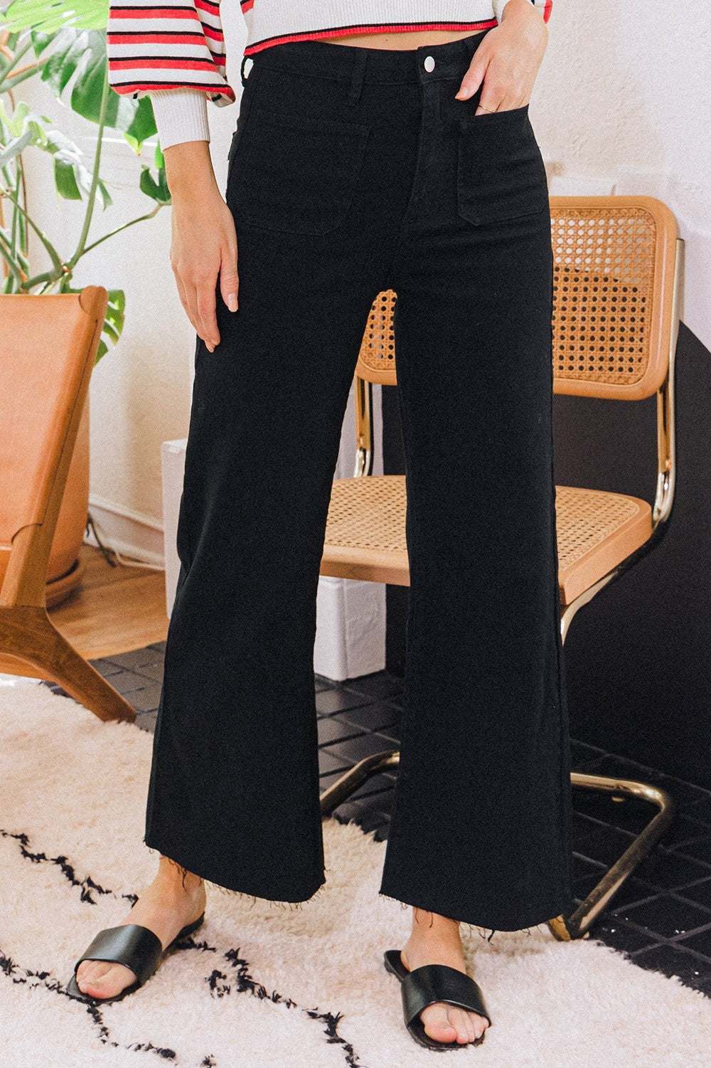 Front Two Pocket Stretch Wide Leg Denim Jeans-Black