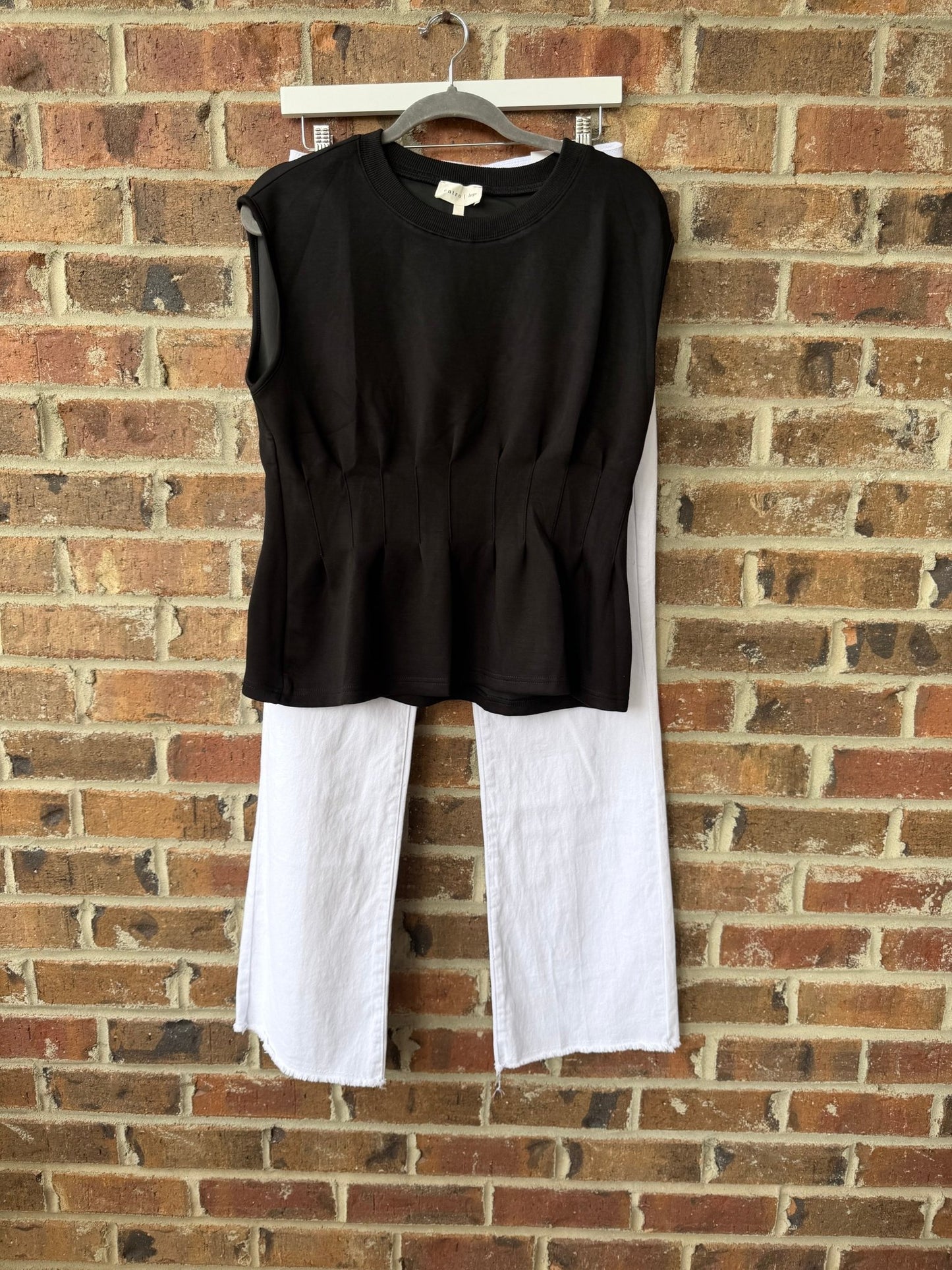 Black Sleeveless Top - Simply Pink Boutique