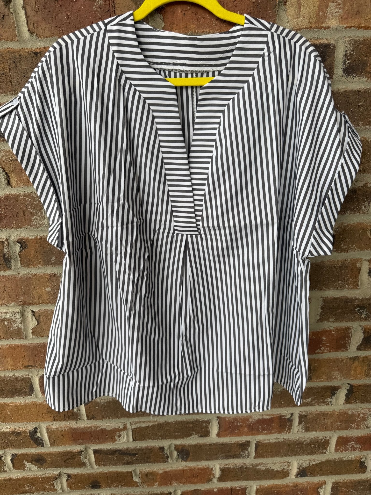Black Stripe Top - Curvy - Simply Pink Boutique