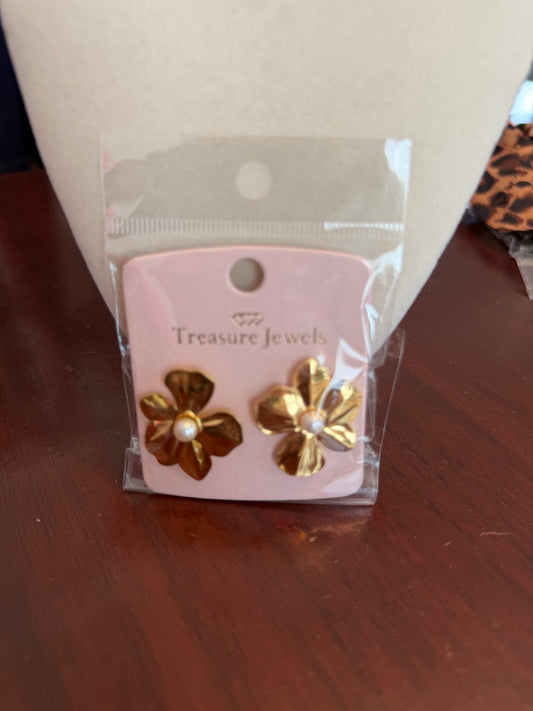 Gold Earrings with a Pearl - Simply Pink Boutique
